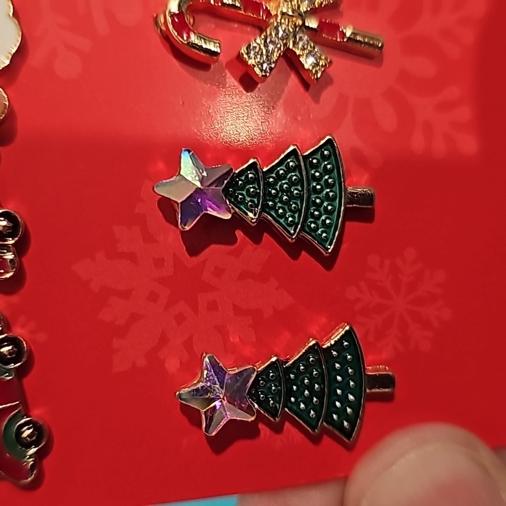 NWT 4 Pairs of Holiday Earrings - Picture 5 of 5